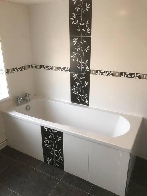 Colliers House Villa Abercanaid Екстериор снимка