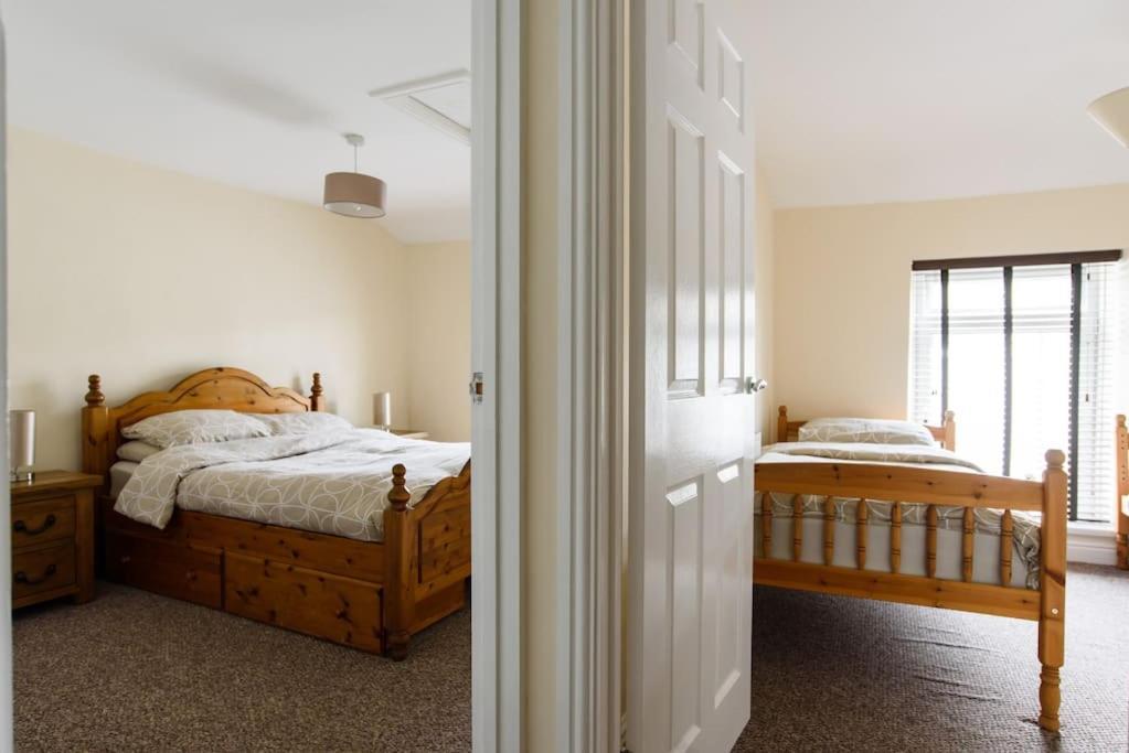 Colliers House Villa Abercanaid Екстериор снимка