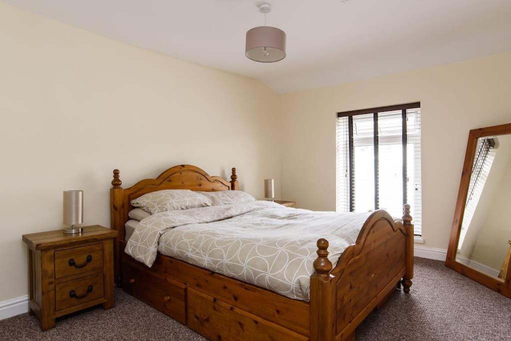 Colliers House Villa Abercanaid Екстериор снимка